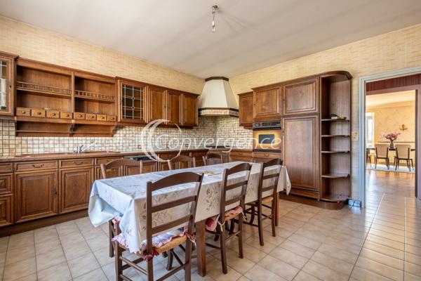 Maison
                                                                                                                                                                                                                                                                                                                        6 pièce(s)                                                                                                                                                                                                          4 chambre(s)                                                                                                                                                                                                          186  m²