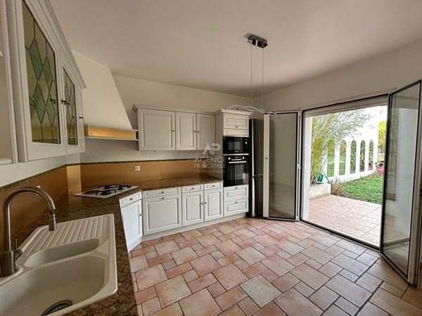 Maison à vendre à Sèvres avec vue sur le Parc de Saint Cloud €1 455 000 ** - Référence 494-S