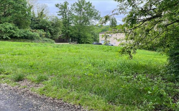 Terrain à vendre |  Les Artigues-de-Lussac |  1156 m²