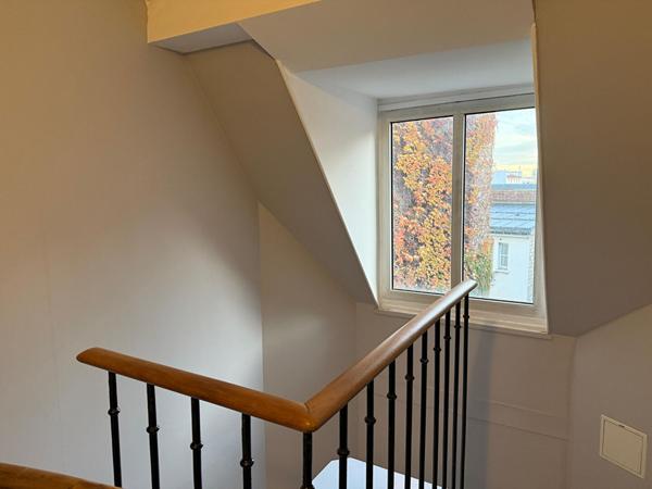 Une pièce de  8.05 m2 (dont 3.73 Carrez) au 5eme étage