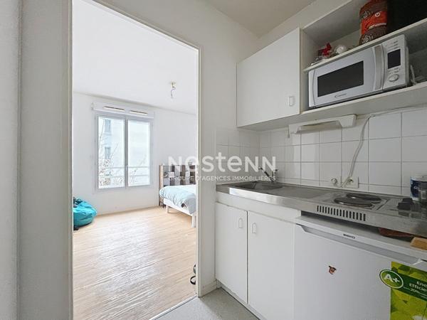 A vendre - Appartement T1 de 22 m² avec place de parking dans résidence avec ascenseur, DPE C, libre de locataire "Angers Gare"