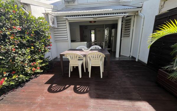 Appartement à vendre    3 pièces • 37,97 m2 Saint-François