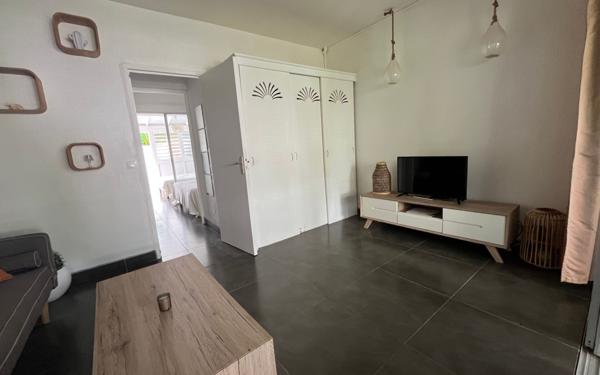 Appartement à vendre    3 pièces • 37,97 m2 Saint-François
