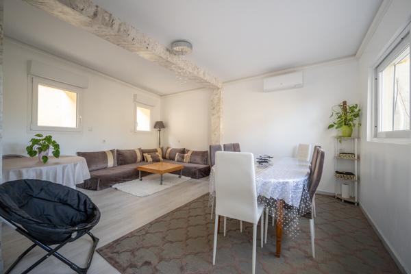 Maison terrasses et garage 207 500 €