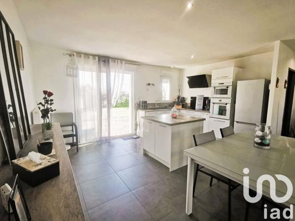 Pavillon 4 pièces de 95 m² à Eole-en-Beauce (28150)