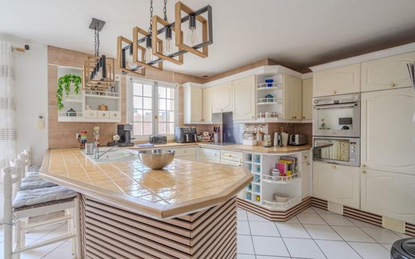 Maison à vendre    5 pièces • 110 m2 Noisy-le-Grand