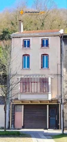 Vente                                                      Maison de ville
                        
                     5 pièces                      207 m2                     à Lavelanet