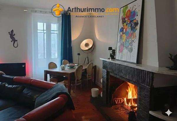 Vente                                                      Maison de ville
                        
                     5 pièces                      207 m2                     à Lavelanet