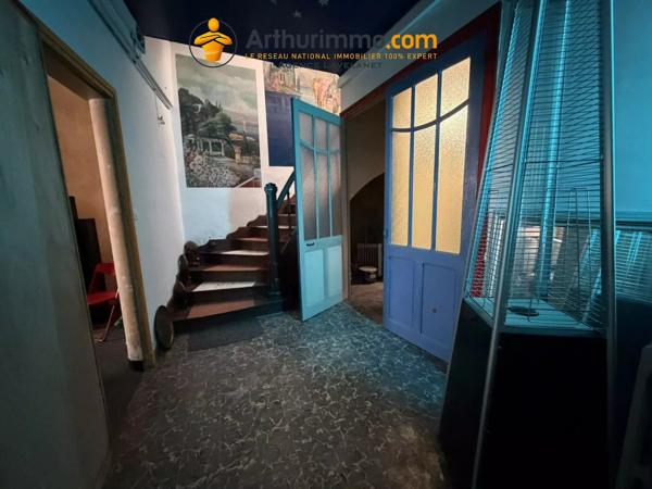 Vente                                                      Maison de ville
                        
                     5 pièces                      207 m2                     à Lavelanet