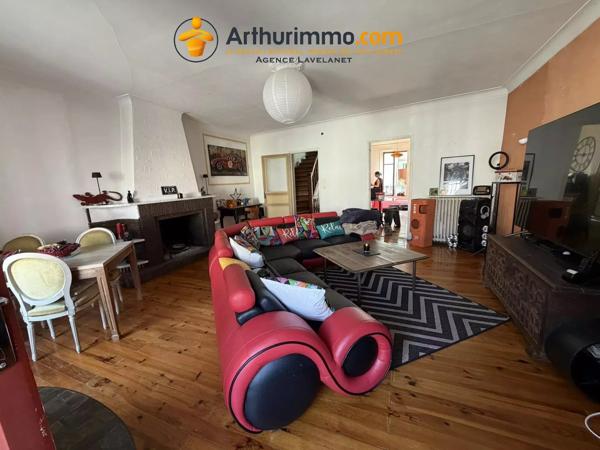 Vente                                                      Maison de ville
                        
                     5 pièces                      207 m2                     à Lavelanet