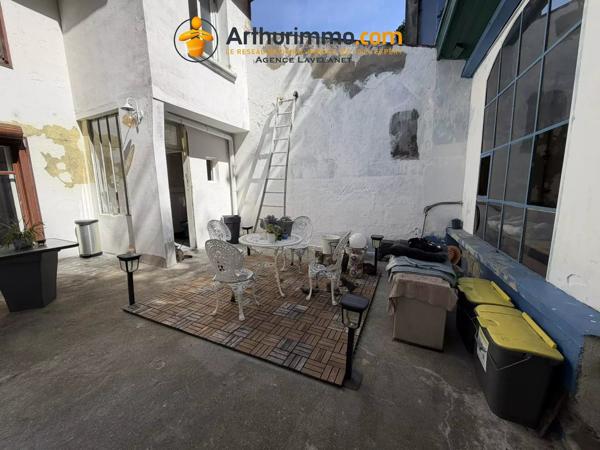 Vente                                                      Maison de ville
                        
                     5 pièces                      207 m2                     à Lavelanet
