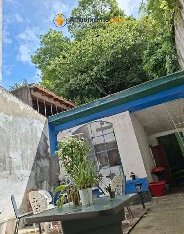 Vente                                                      Maison de ville
                        
                     5 pièces                      207 m2                     à Lavelanet
