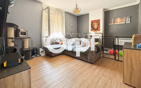 Immeuble à vendre    5 pièces •  Cappelle-la-Grande