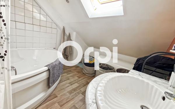 Immeuble à vendre    5 pièces •  Cappelle-la-Grande