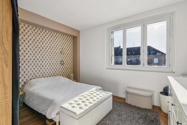 37000 - TOURS - APPARTEMENT T4 - 3 CHAMBRES - 87 M² - BALCON - LUMINEUX - GARE À 10 MIN À PIED