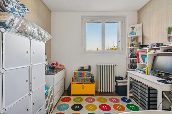 37000 - TOURS - APPARTEMENT T4 - 3 CHAMBRES - 87 M² - BALCON - LUMINEUX - GARE À 10 MIN À PIED