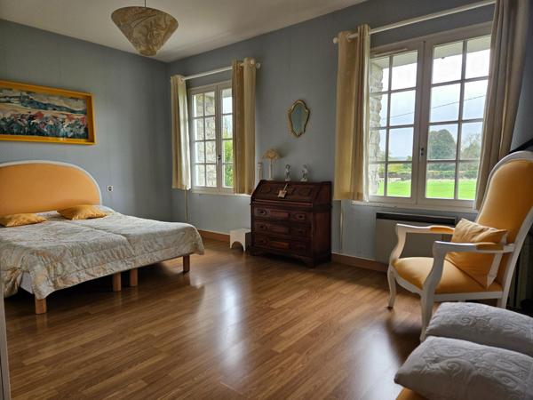 Maison à CONDE-SUR-SARTHE, 61250 - 9 pièces 244m²