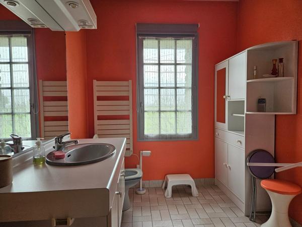 Maison à CONDE-SUR-SARTHE, 61250 - 9 pièces 244m²