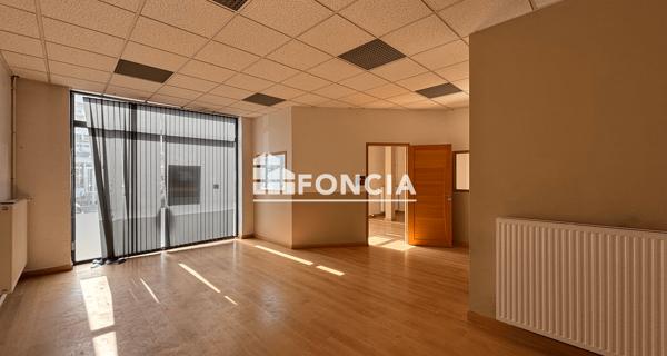 À vendre Local commercial 74.37 m² - Saint-nazaire 44600