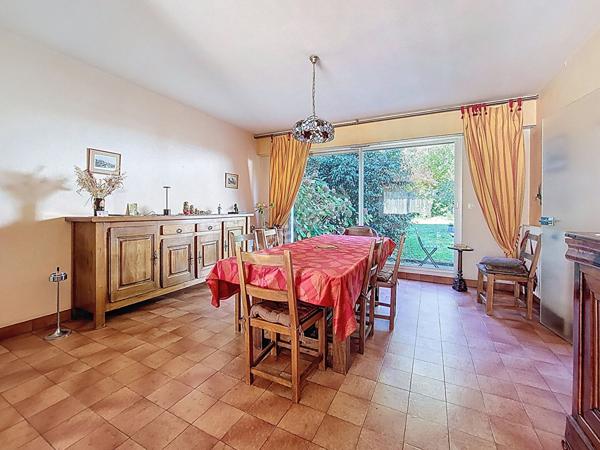 Nantes Jonelière : En vente ! Maison de 165m2, 5 chambres, vie de plain pied, grenier aménageable. Jardin clos + 300 m² !