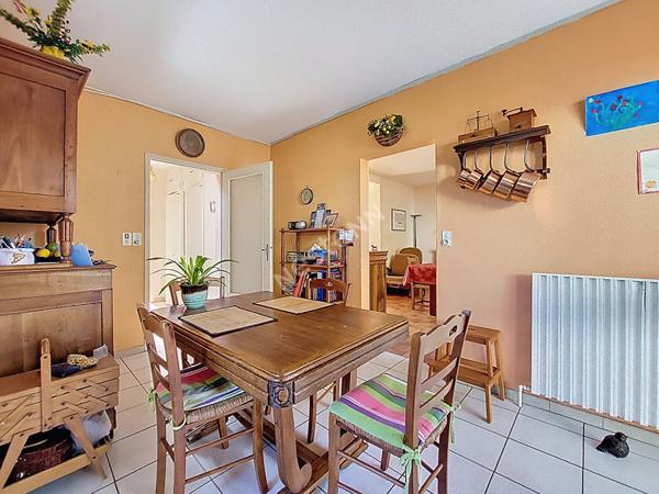 Nantes Jonelière : En vente ! Maison de 165m2, 5 chambres, vie de plain pied, grenier aménageable. Jardin clos + 300 m² !