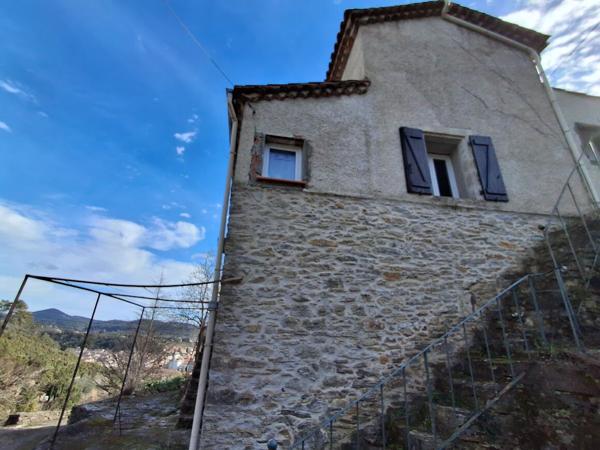 BEDARIEUX maison de caractère d'environ 95 m² avec terrain