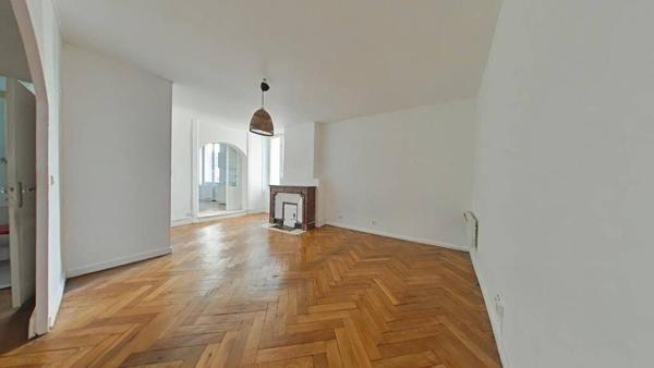 Bel F2 avec le charme de l'ancien