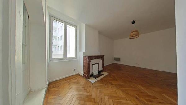 Bel F2 avec le charme de l'ancien