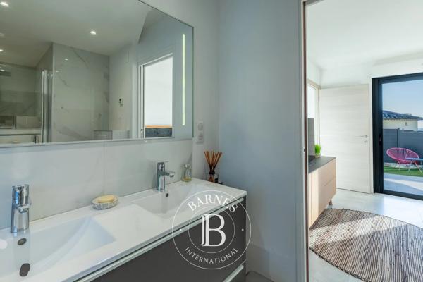 Sanary-sur-Mer, Appartement 4 Chambres -  122 m² à vendre