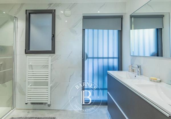 Sanary-sur-Mer, Appartement 4 Chambres -  122 m² à vendre