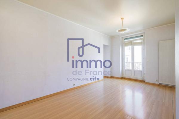 Gare Doyen Gosse IUT 2 Tribunal Ecole de Commerce