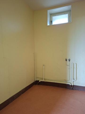 Maison de village à réfraichir, 5 min écoles college, péage, et gare Sncf, 35 min le Mans, 15 min ALENCON avec  jardinet