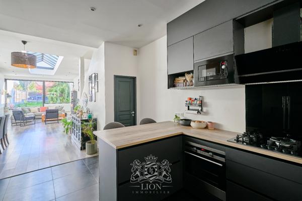 Belle maison ancienne proche tramway 3 chambres jardin