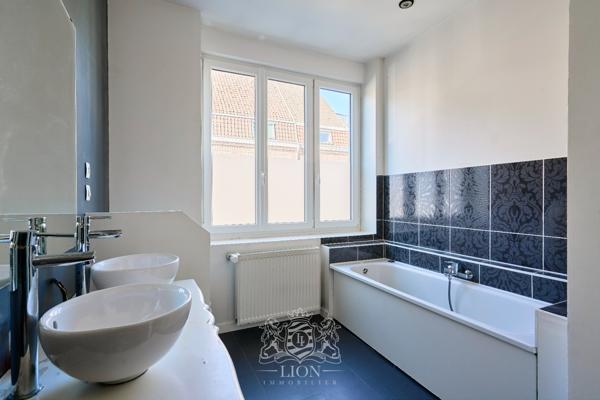 Belle maison ancienne proche tramway 3 chambres jardin