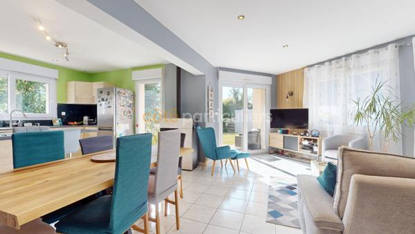 Vente
                Maison85 m² - 5 Pièces -
                    COUTANCES (50200)