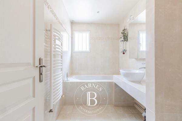 Clamart, Maison 5 Chambres -  225 m² à vendre