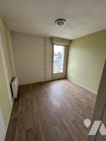 ORLEANS-RUE TUDELLE / Appart deux pièces avec balcon