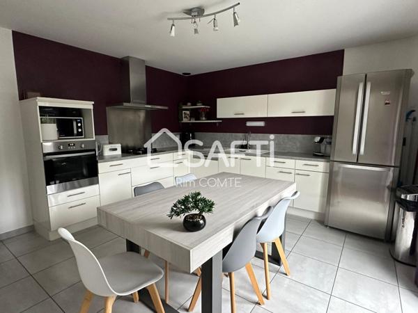 Maison Familiale à Étage – 130 m² Habitable sur un Superbe Terrain de 826 m²