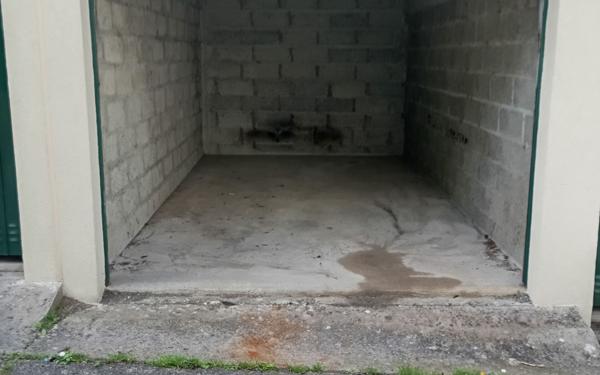 Stationnement à vendre    11 m2 Saint-Thibault-des-Vignes