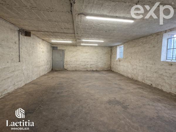 À vendre – Entrepôt artisanal et de stockage en zone agricole
