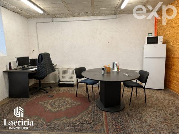 À vendre – Entrepôt artisanal et de stockage en zone agricole