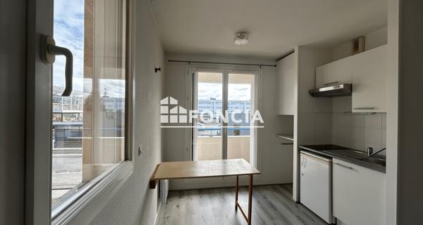 Location Studio 31.96 m² - Pau 64000