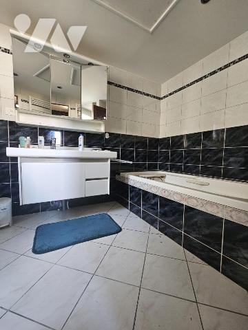 Maison à rénover avec piscine