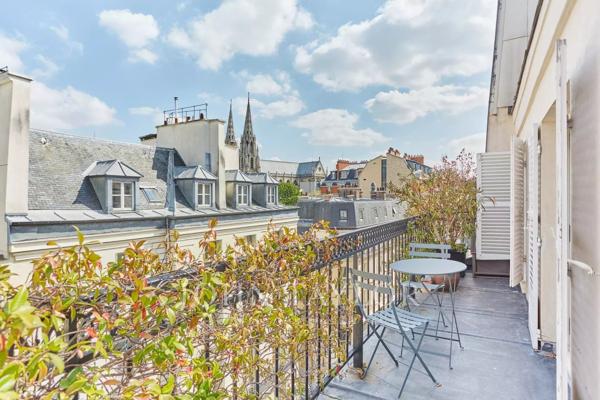 Place du Palais Bourbon - Dernier étage avec terrasse
