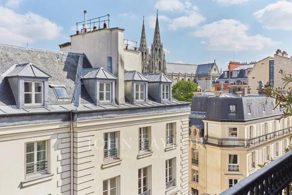 Place du Palais Bourbon - Dernier étage avec terrasse