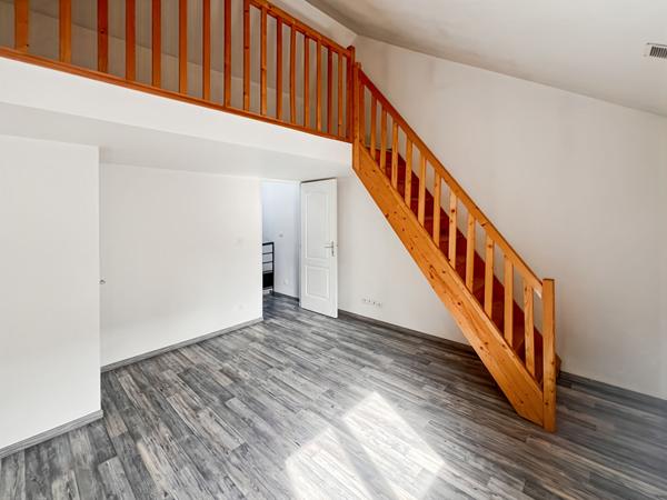 Appartement 2 pièces type maison de ville - Centre de Dammarie-les-Lys