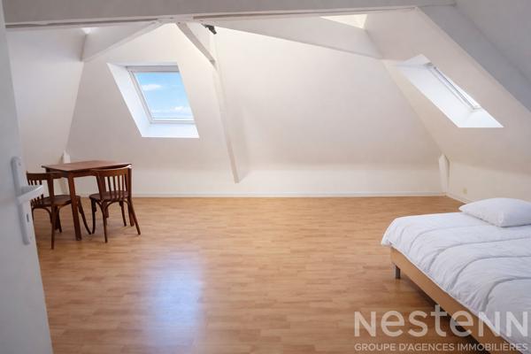 A LOUER - Bien d'exception - T5 duplex meublé 110 m² - Hyper centre d'Auray