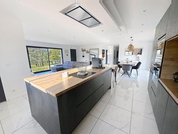 Belle maison de 149 m2, trois chambres dont une suite parentale