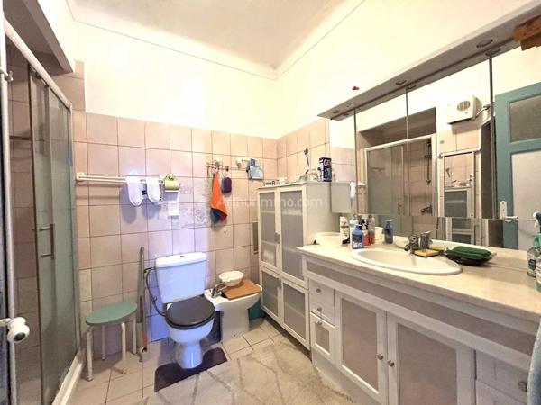 Vente                                                      Villa
                        
                     4 pièces                      98 m2                     à Golfe-Juan