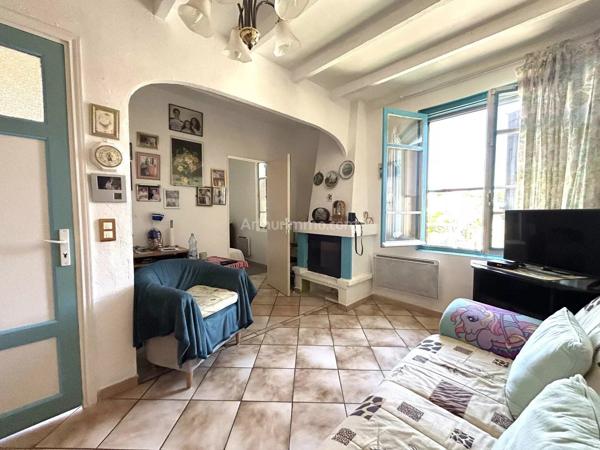 Vente                                                      Villa
                        
                     4 pièces                      98 m2                     à Golfe-Juan